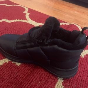 UGG  Lakesider Zip Puff Ankle Boots